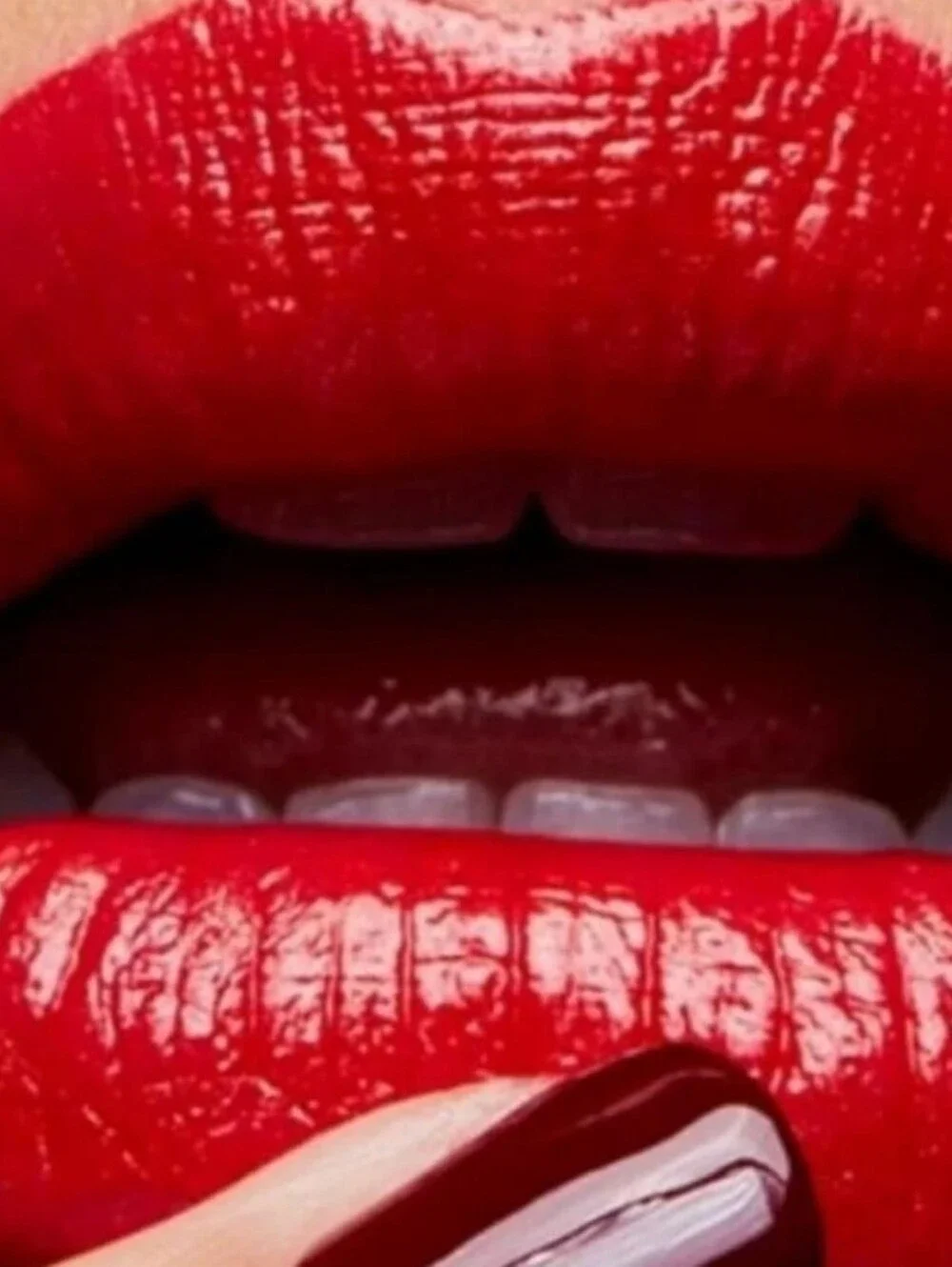MAC Cosmetics Cremesheen Lipstick 233 Sweet Sakura - Bright Red